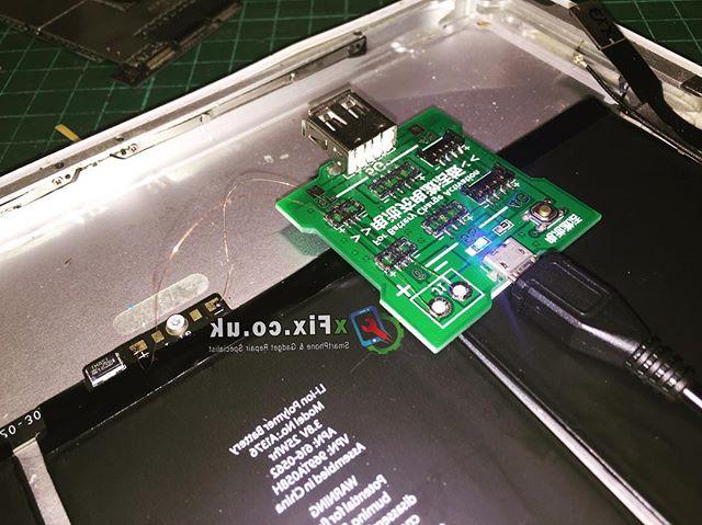 Boosting up the dead battery for iPad 2. UK