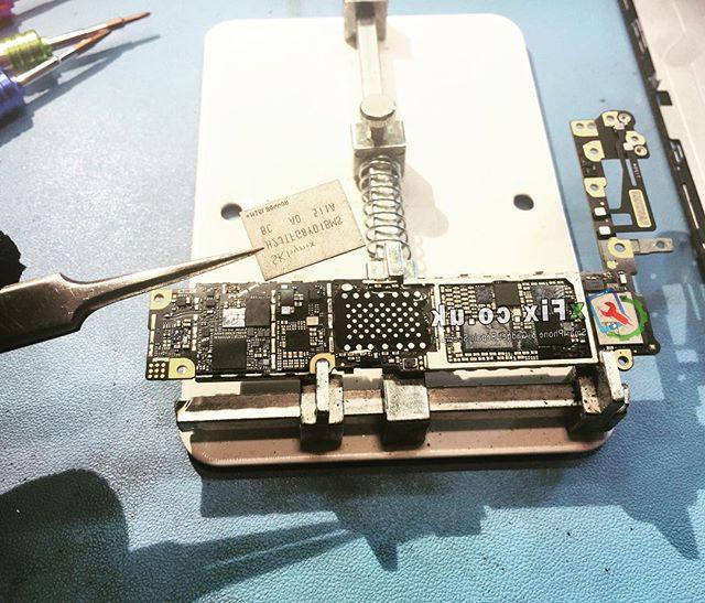 Reballing iPhone 6 U0604 NAND IC . UK